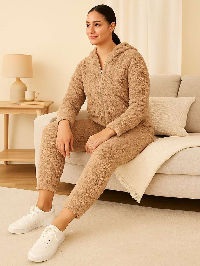 women solid hooded nightwear pyajama set