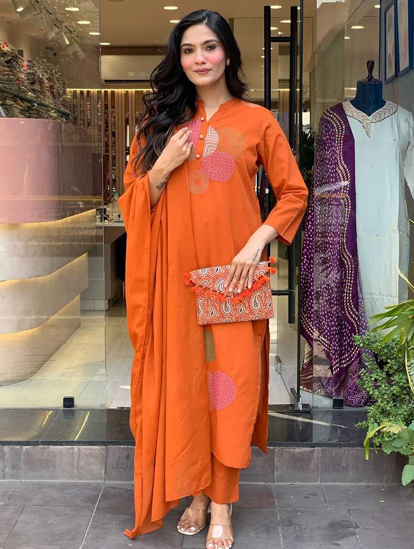 women three quarter sleeve kurta and pant with dupatta  - 22178922 -  Standard Image - 2