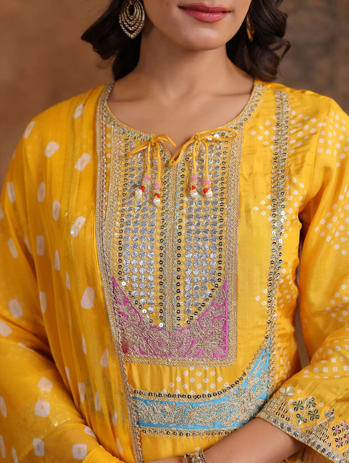 women bandhani three quarter sleeve kurta pant with dupatta set - 22179008 -  Standard Image - 7