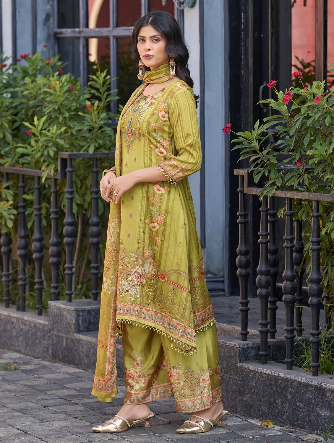 women printed three quarter sleeve kurta palazzo with dupatta set - 22179936 -  Standard Image - 2