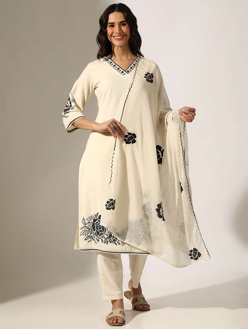 women solid with work three quarter sleeve kurta pant with dupatta set