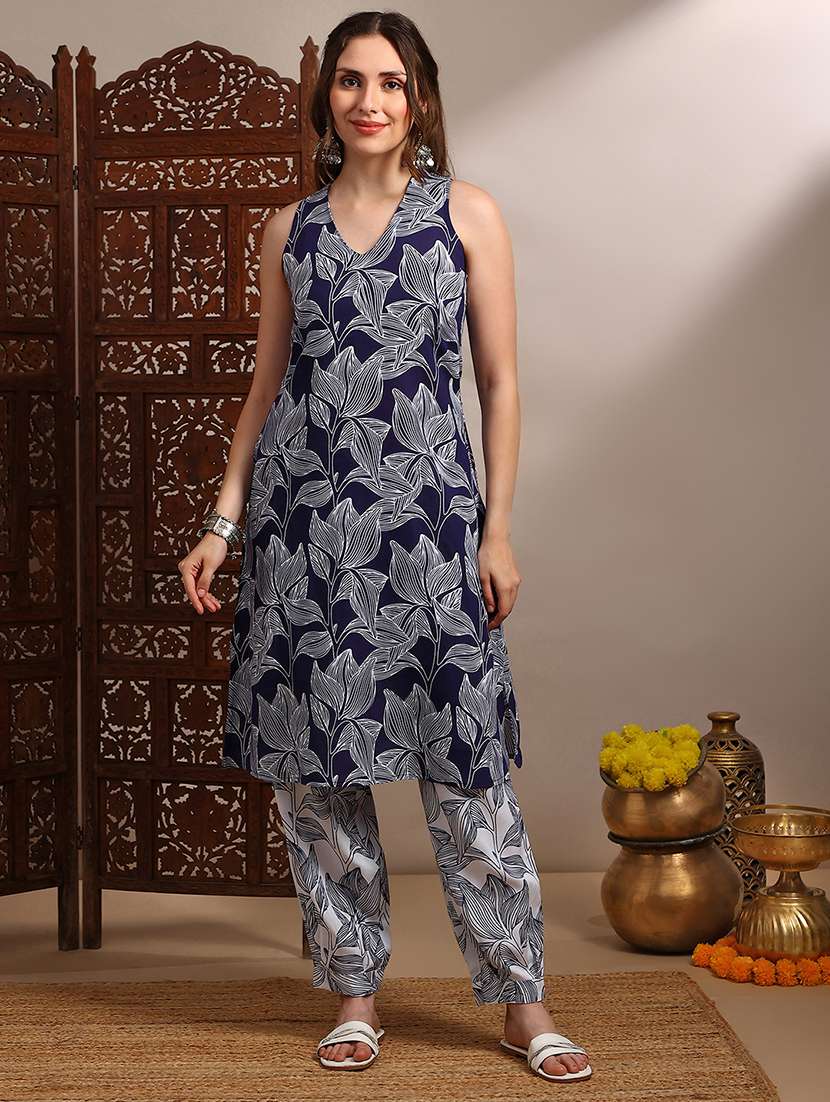 women printed sleeveless kurta salwar set