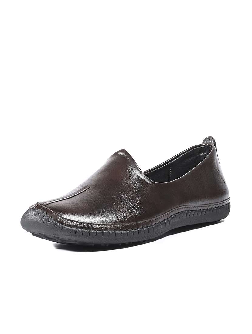 men brown slip on mojari - 22183282 -  Standard Image - 2