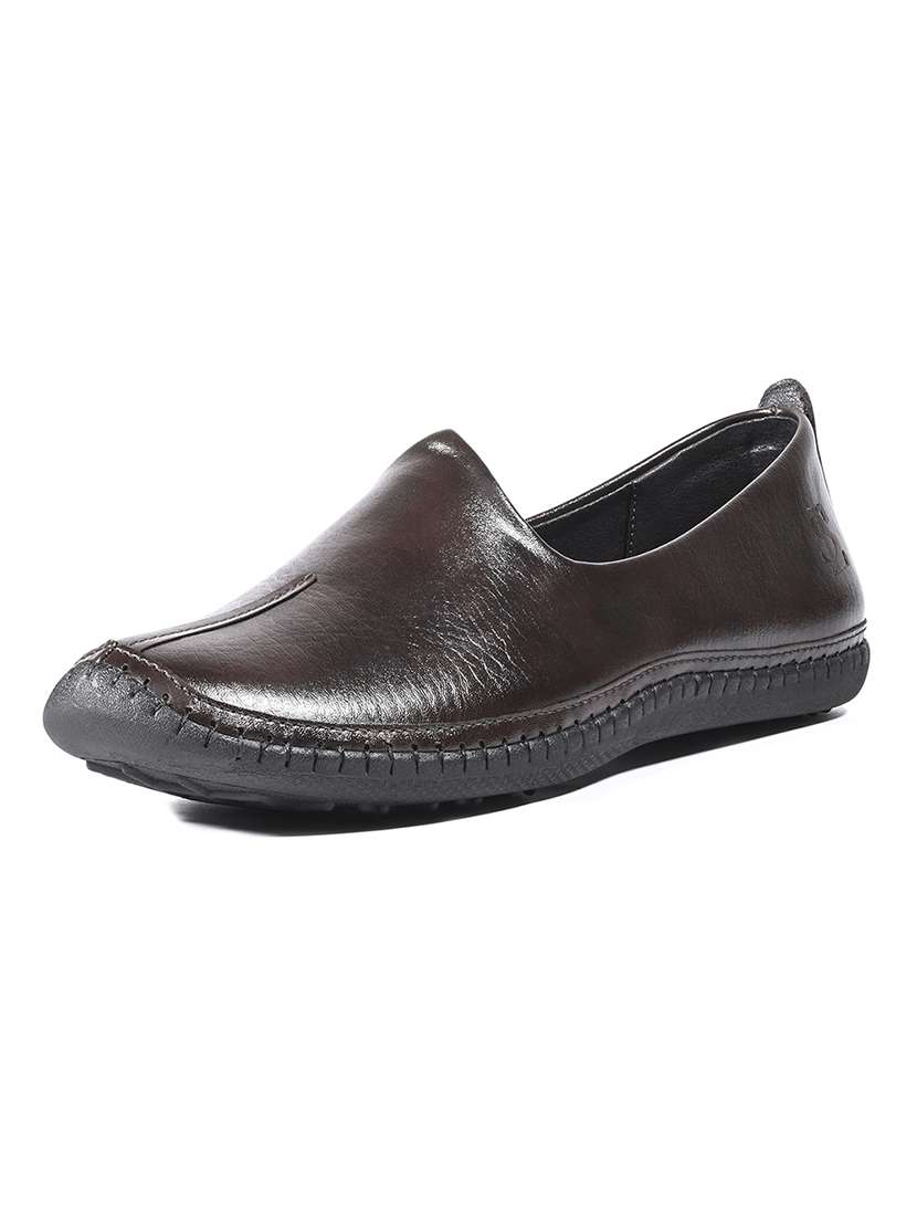 men brown slip on mojari - 22183282 -  Standard Image - 2