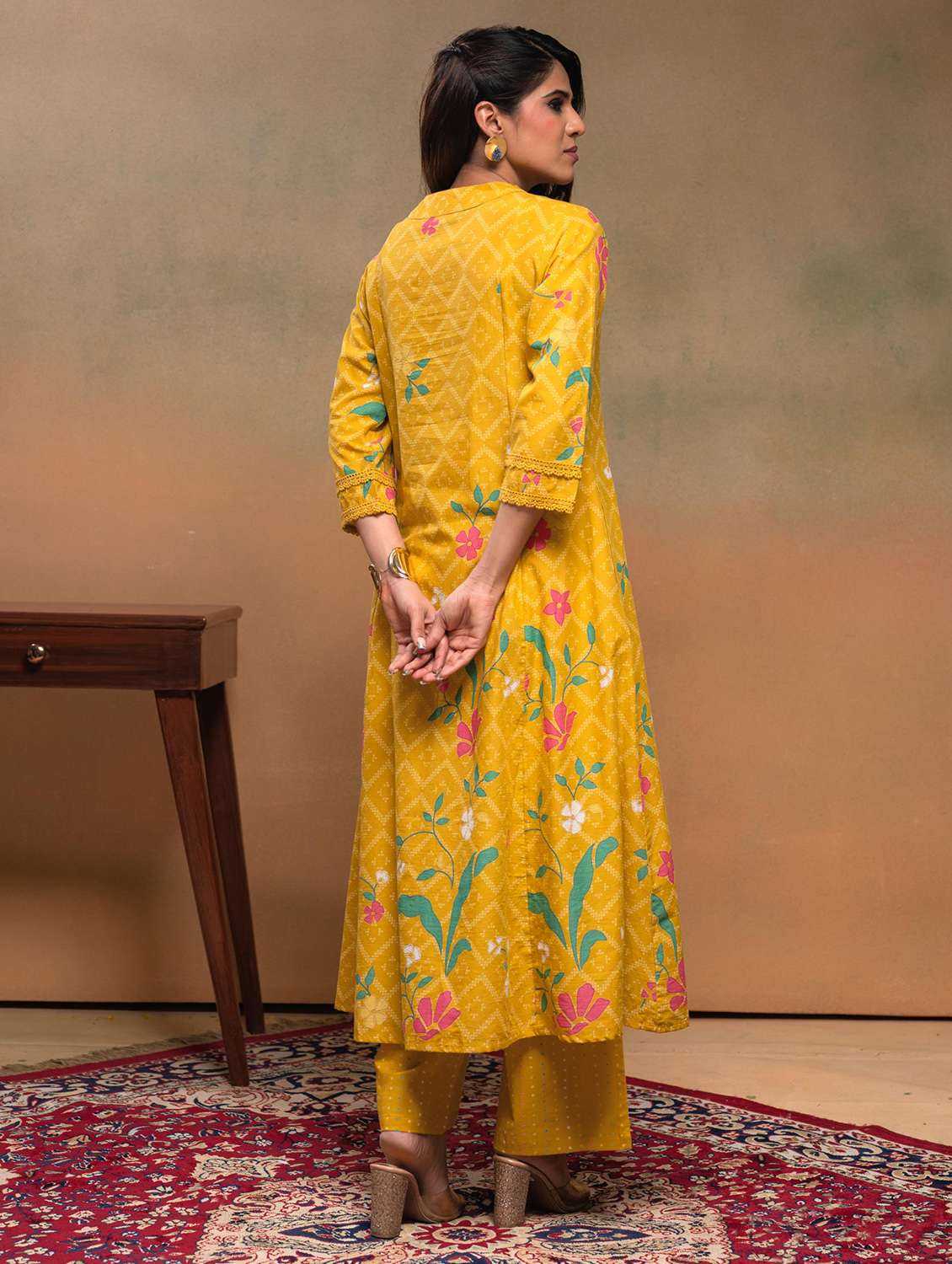 women printed three quarter sleeve kurta pant with dupatta set - 22183373 -  Standard Image - 2