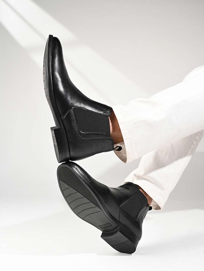 men black slip on boot