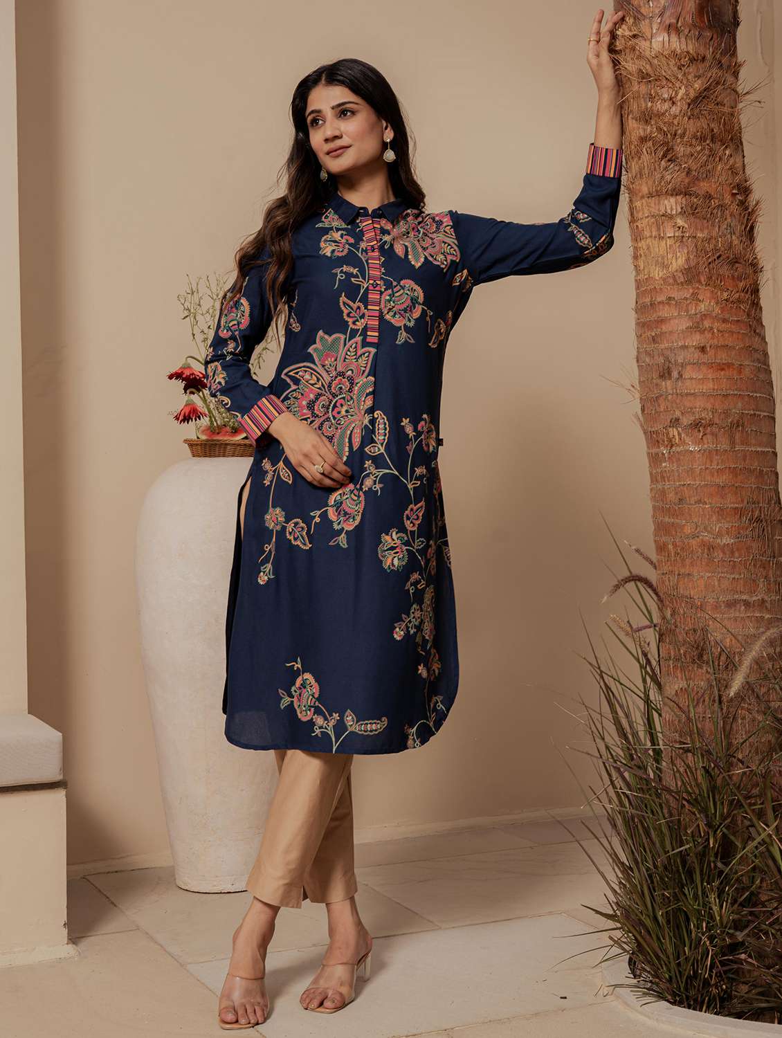 women floral long sleeve straight kurta - 22183444 -  Standard Image - 2