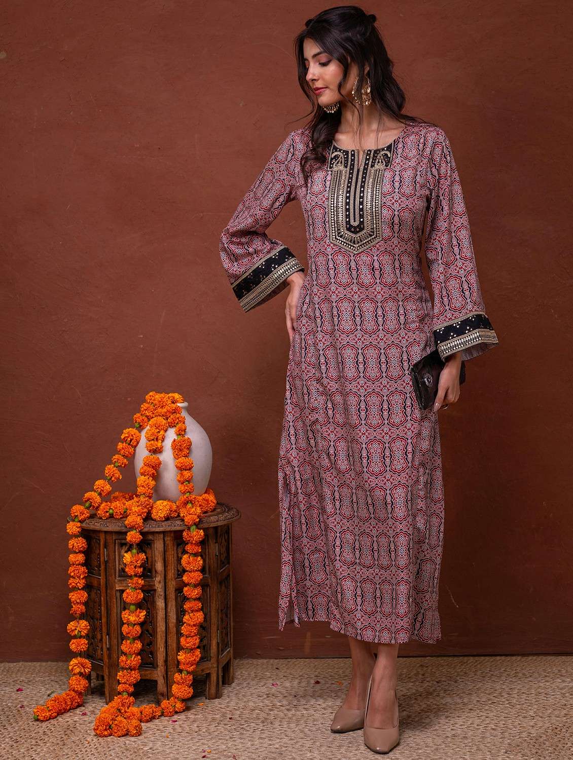 women printed long sleeve straight kurta  - 22183450 -  Standard Image - 2