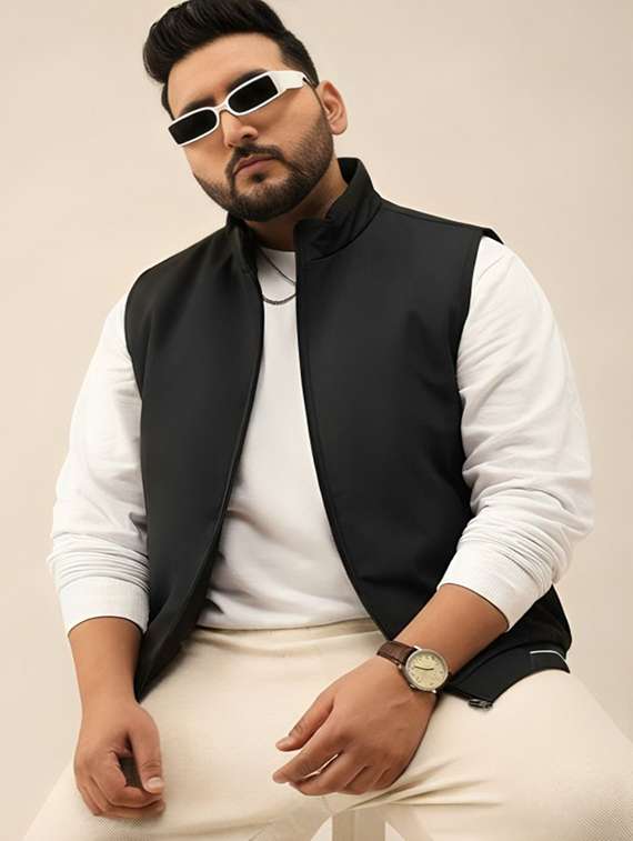 men solid sleeveless bomber jacket