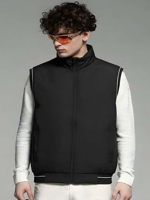 men solid sleeveless bomber jacket