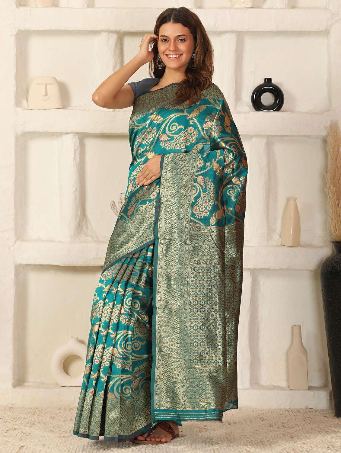 women self design banarasi saree with blouse - 22183707 -  Standard Image - 2