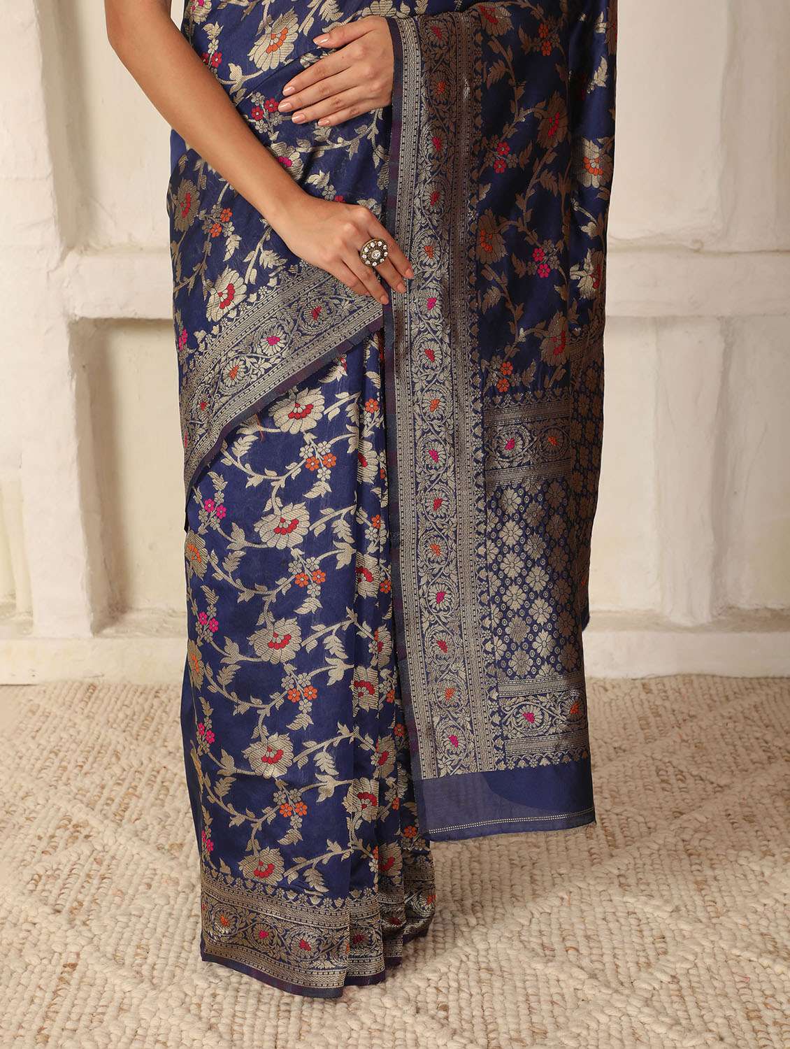 women self design banarasi saree with blouse - 22183709 -  Standard Image - 7