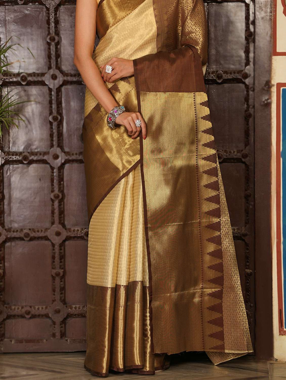 women self design banarasi saree with blouse - 22183718 -  Standard Image - 7