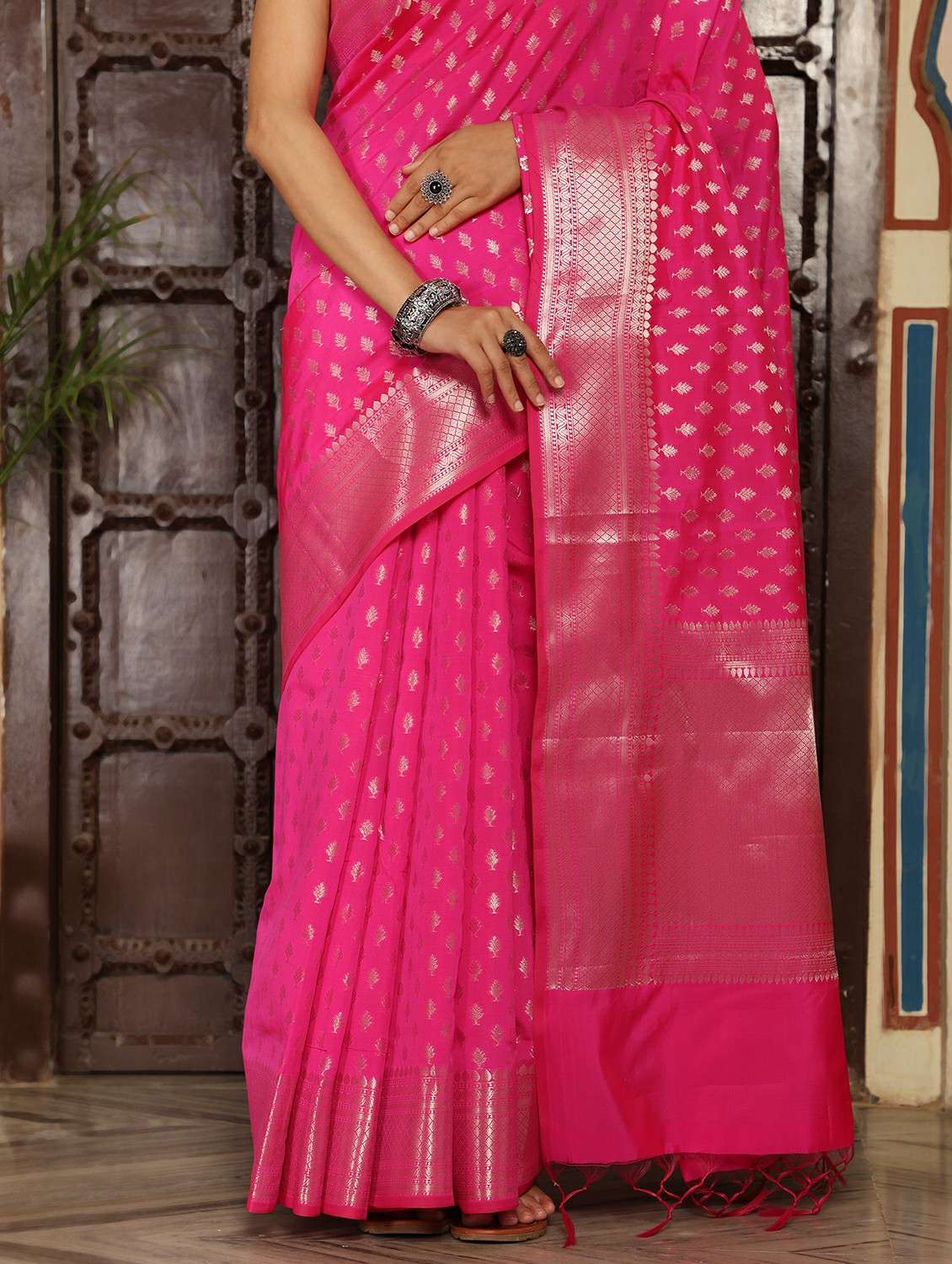 women self design banarasi saree with blouse - 22183721 -  Standard Image - 7