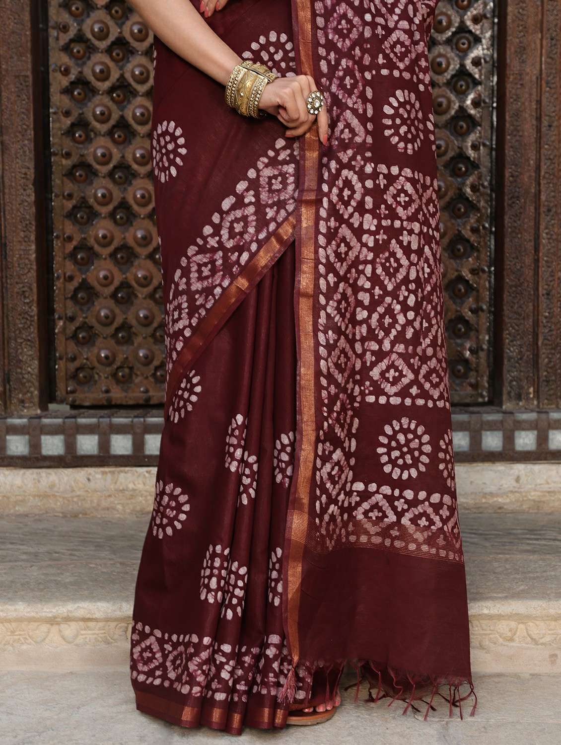 women batik printed saree with blouse - 22183722 -  Standard Image - 7