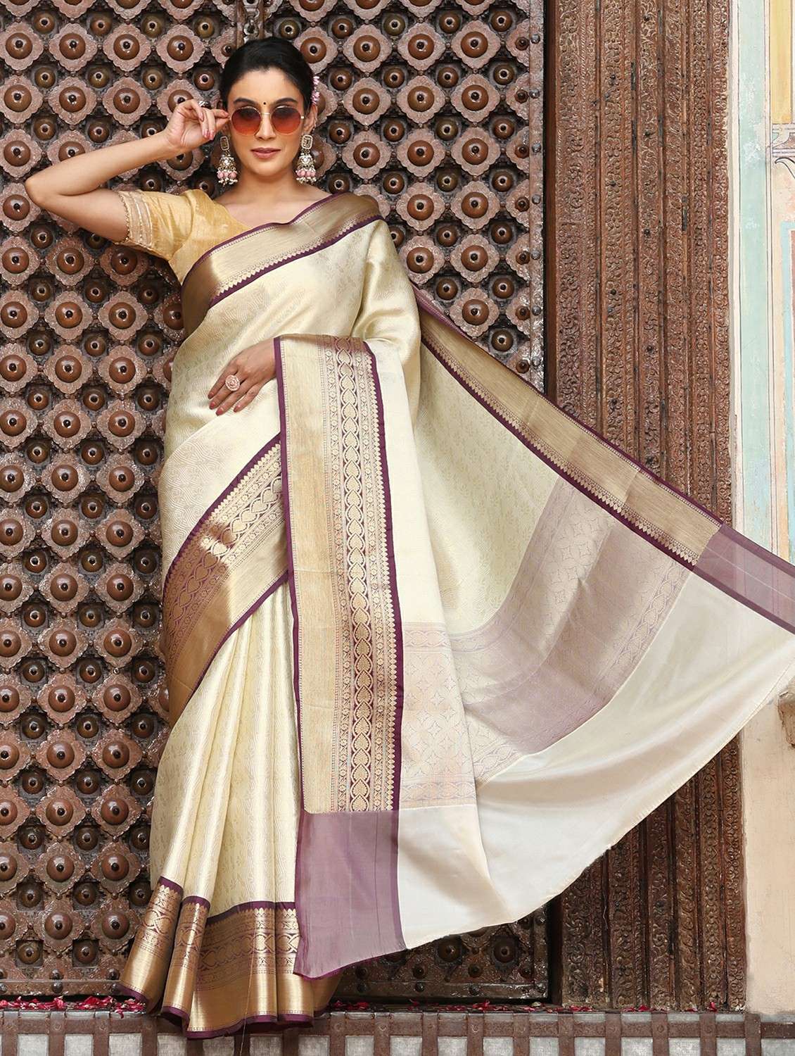 women self design banarasi saree with blouse