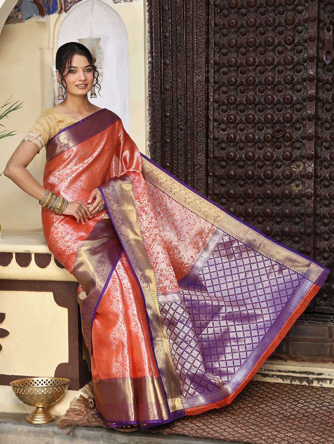 women self design banarasi saree with blouse - 22183733 -  Standard Image - 2