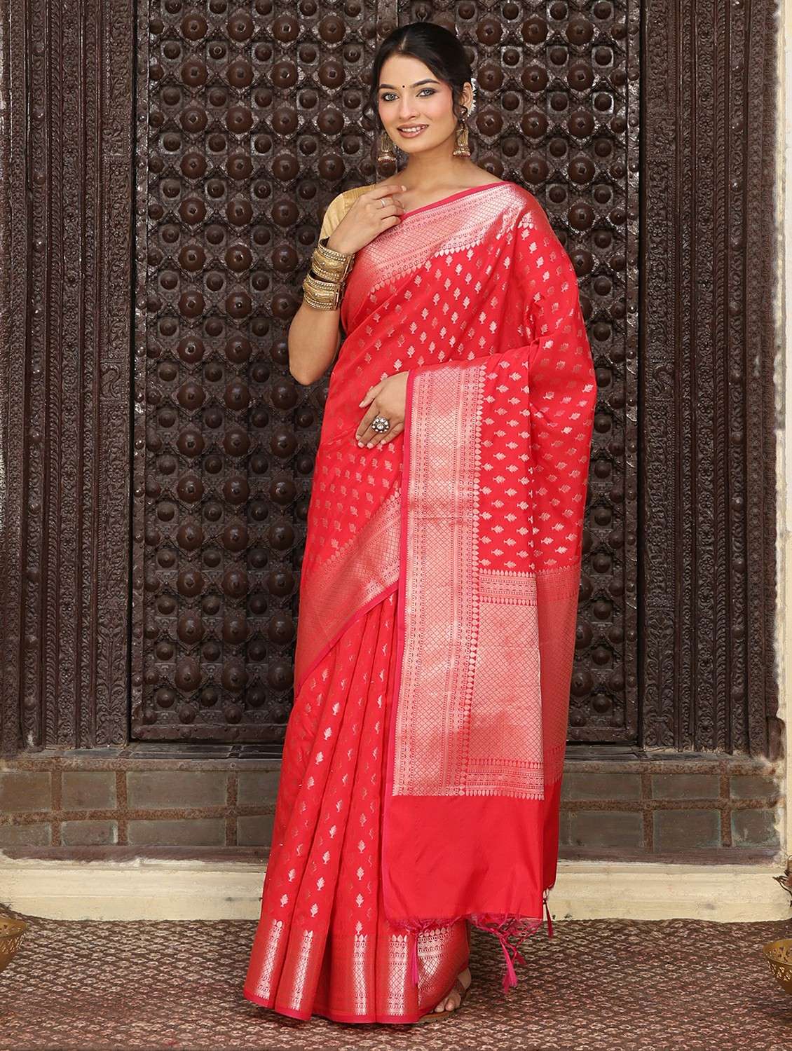 women self design banarasi saree with blouse - 22183734 -  Standard Image - 2