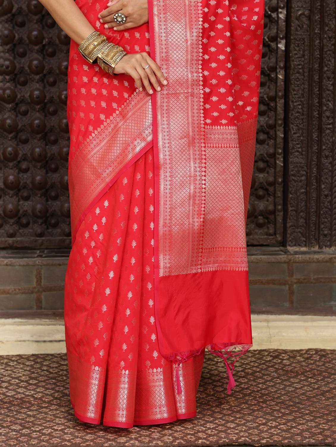 women self design banarasi saree with blouse - 22183734 -  Standard Image - 7