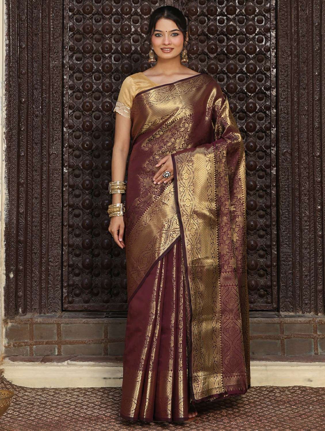women self design banarasi saree with blouse