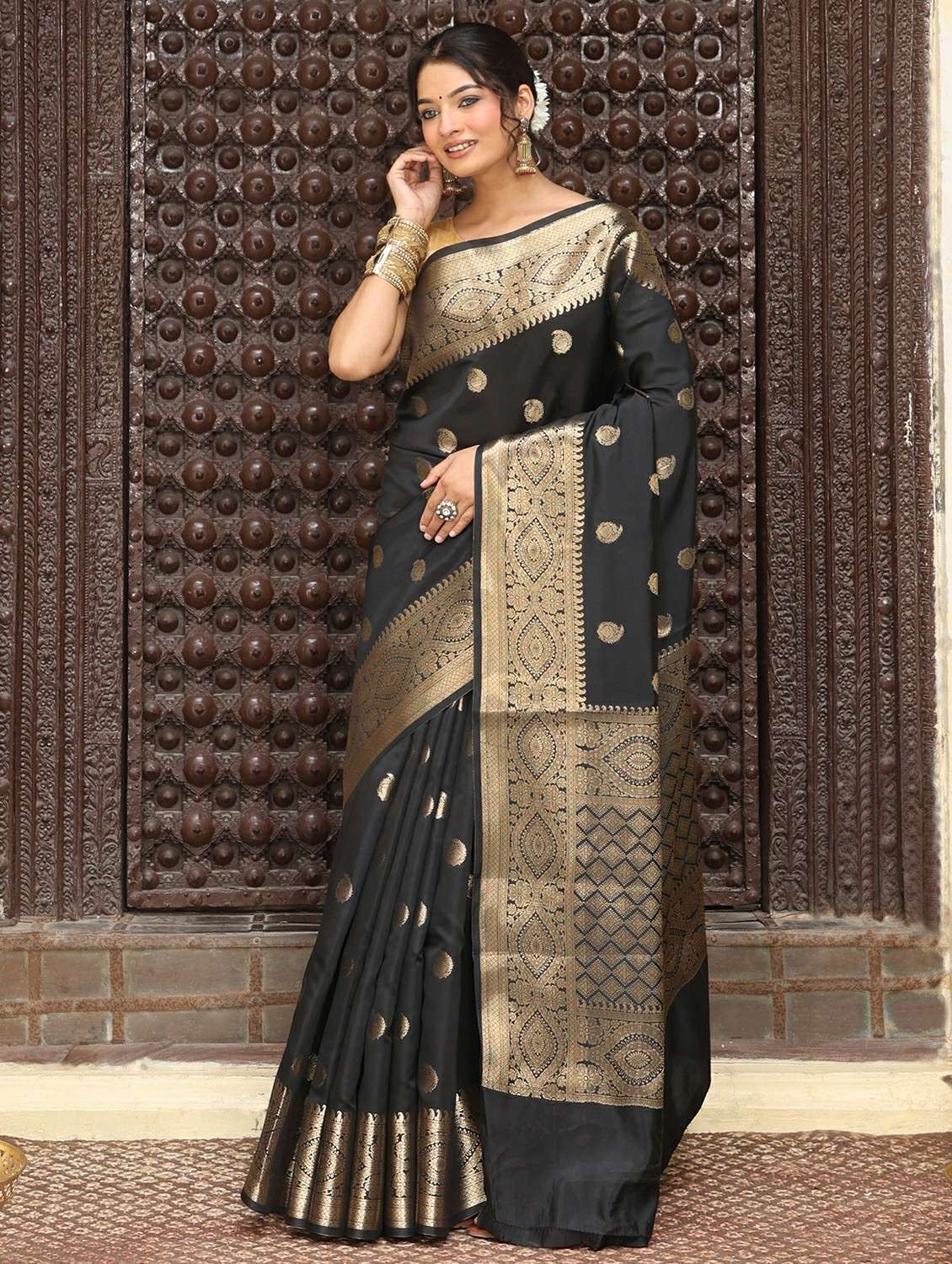 women self design banarasi saree with blouse - 22183736 -  Standard Image - 2