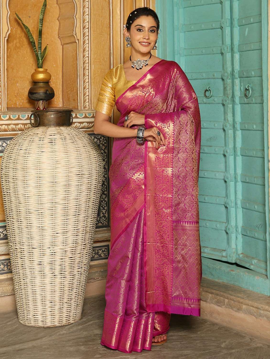 women self design banarasi saree with blouse