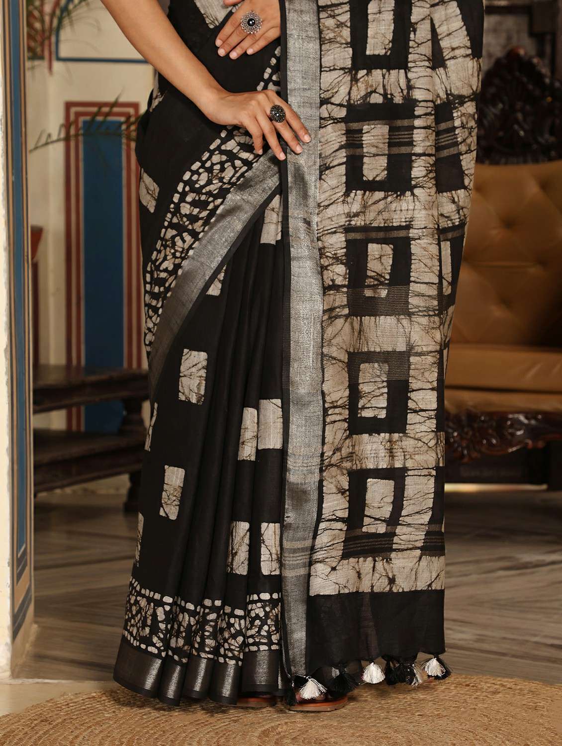 women batik printed saree with blouse - 22183741 -  Standard Image - 7
