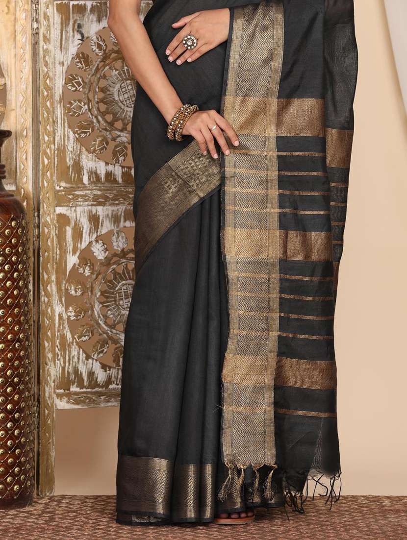 women solid with bordered saree with blouse - 22183744 -  Standard Image - 7