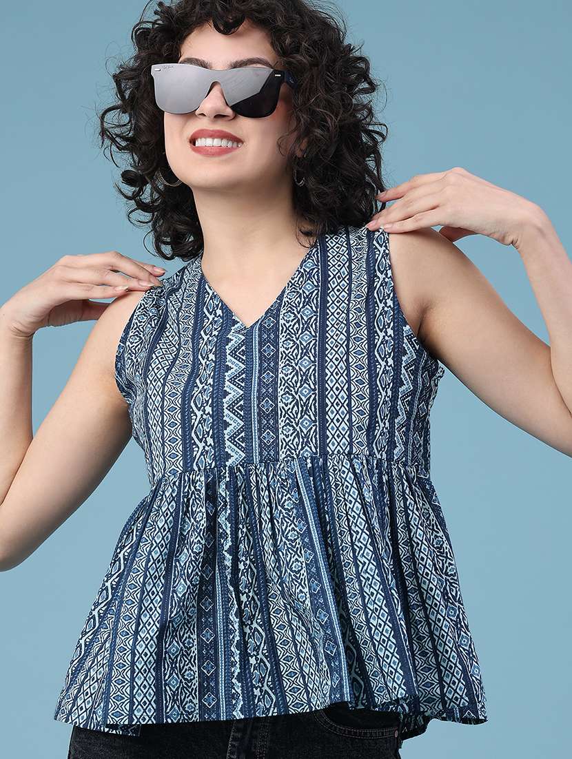 women printed v neck top