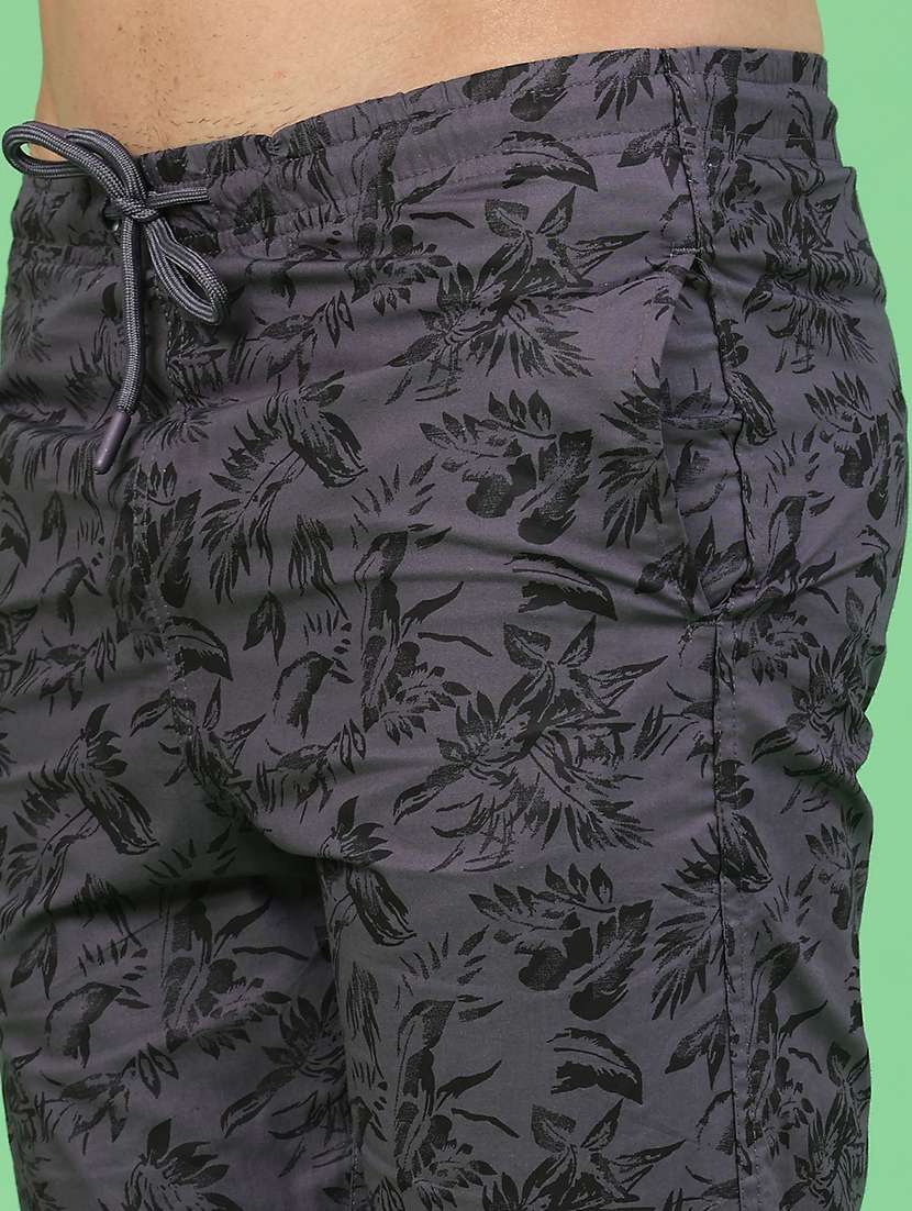 men printed mid rise regular fit three-fourth shorts - 22184019 -  Standard Image - 2