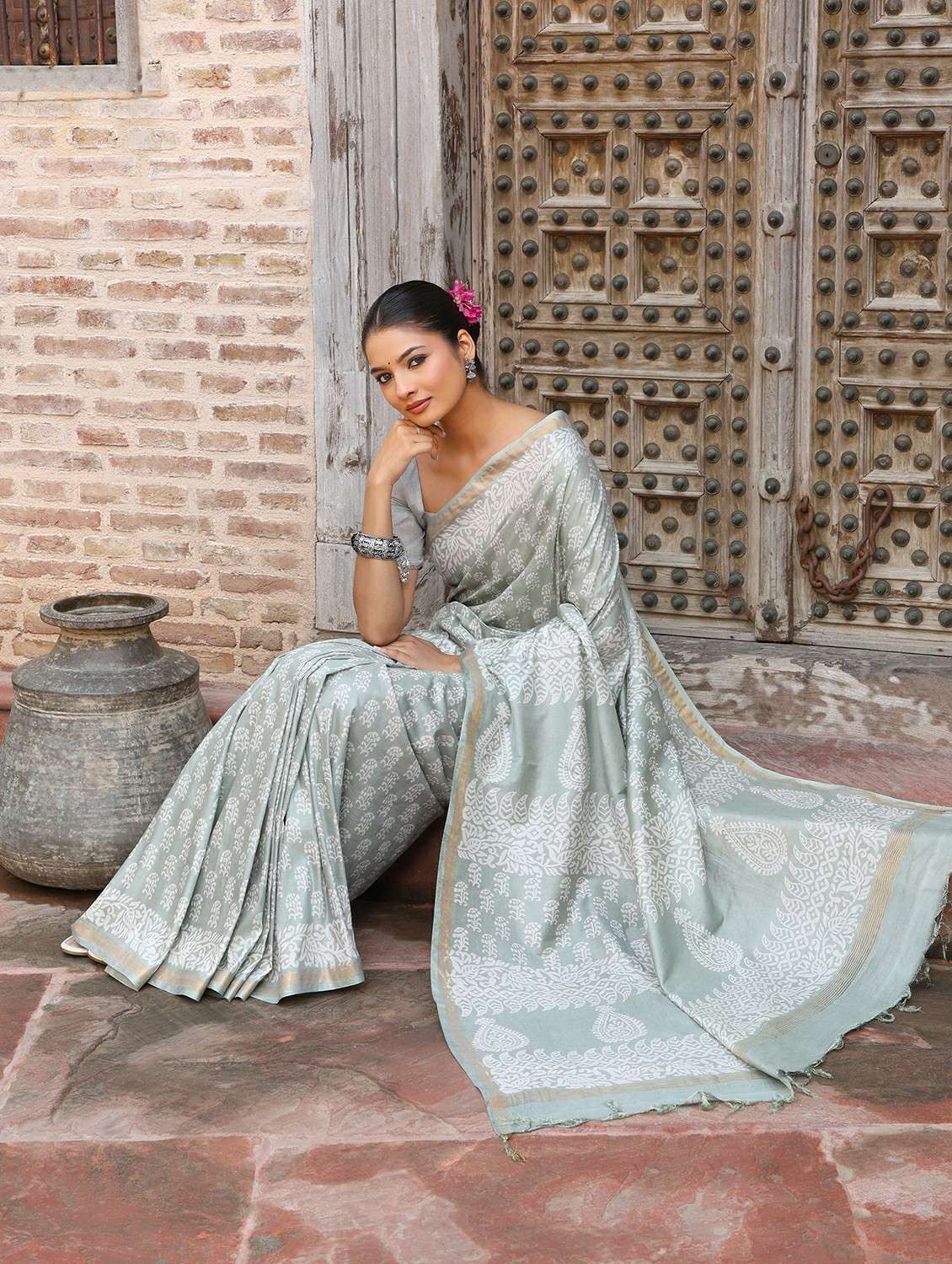 women printed casual wear saree with blouse - 22184293 -  Standard Image - 2