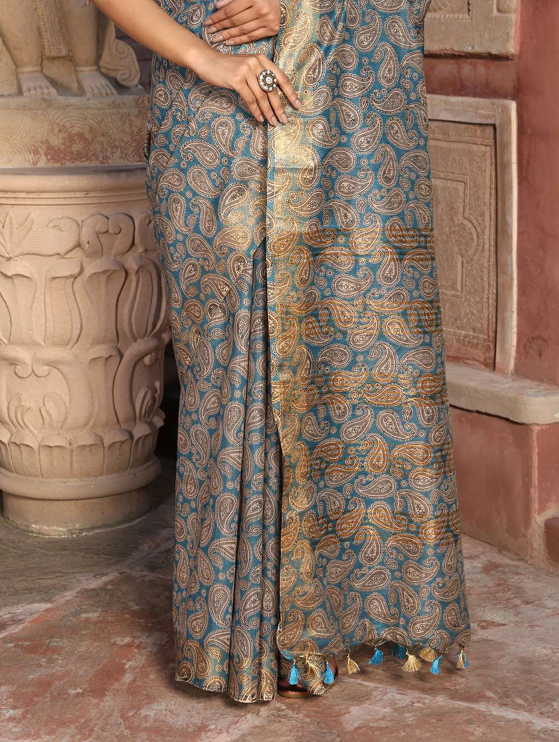 women printed casual wear saree with blouse - 22184316 -  Standard Image - 7