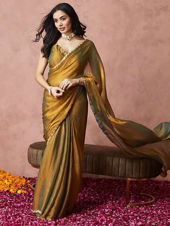 women solid with embellished bordered saree with blouse - 22185052 -  Standard Image - 2