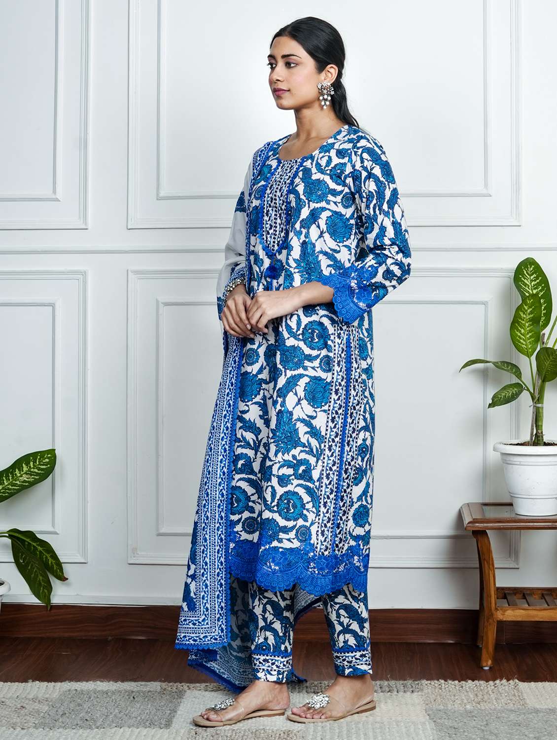 women floral long sleeve kurta pant with dupatta set - 22185070 -  Standard Image - 2