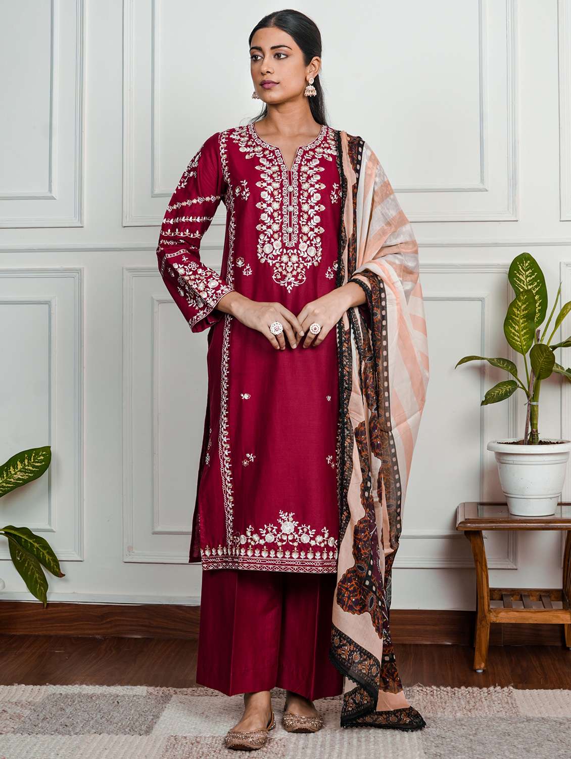 women solid with work long sleeve kurta pant with dupatta set