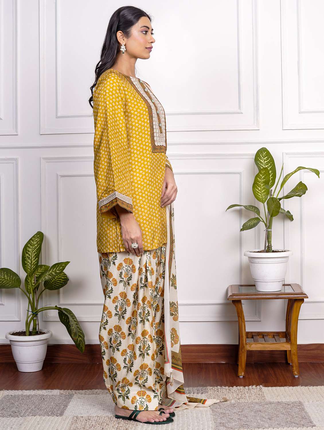 women printed long sleeve kurta salwar with dupatta set - 22185086 -  Standard Image - 2