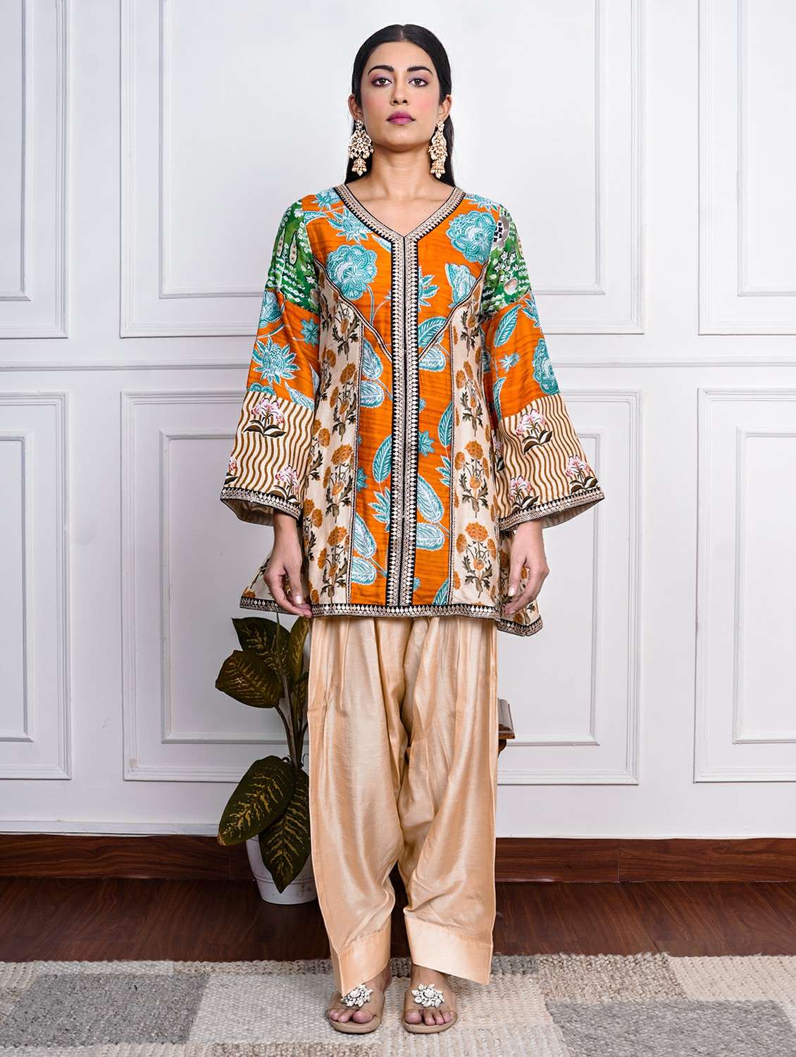 women printed long sleeve kurta salwar set
