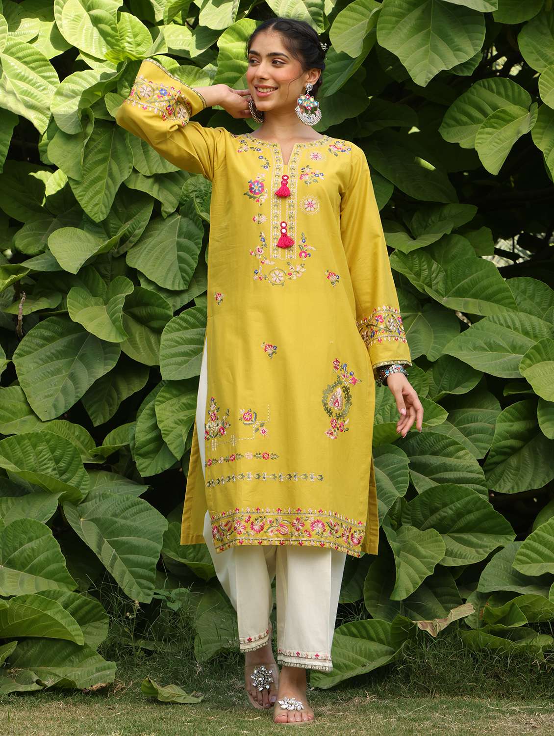 women solid with work long sleeve straight kurta  - 22185098 -  Standard Image - 2