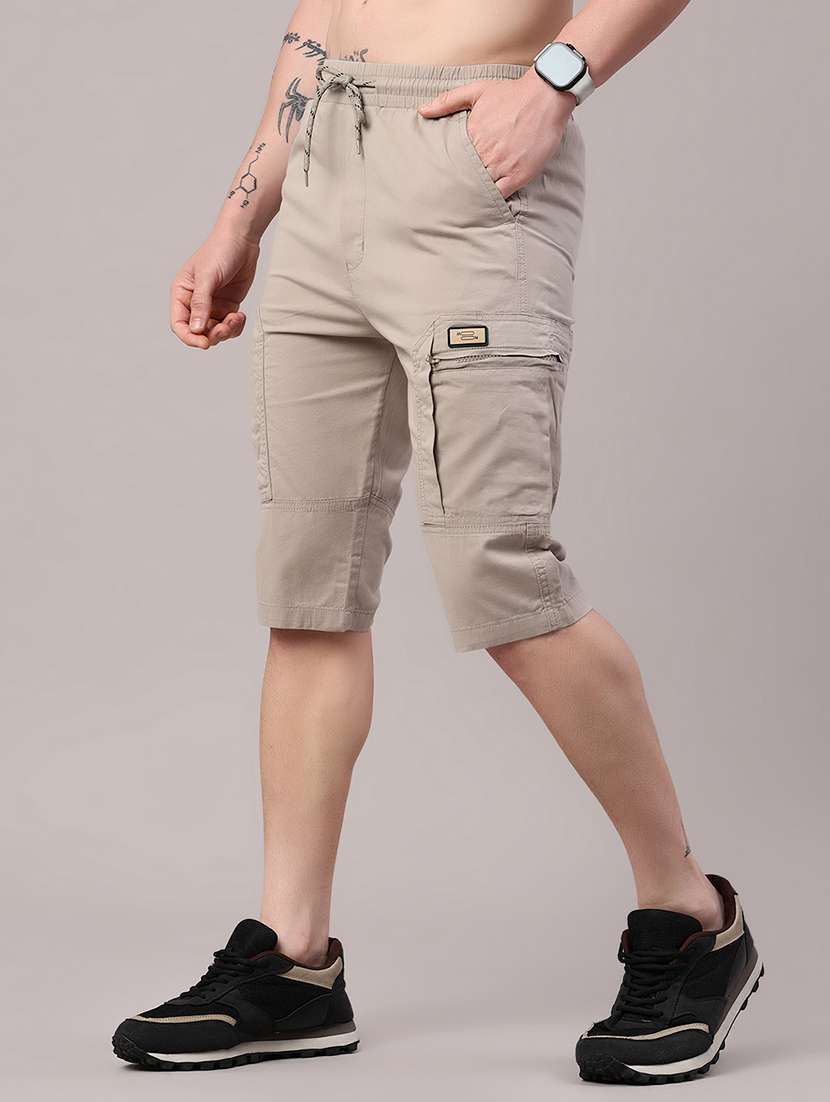 men solid mid rise three fourth cargo shorts - 22185474 -  Standard Image - 2