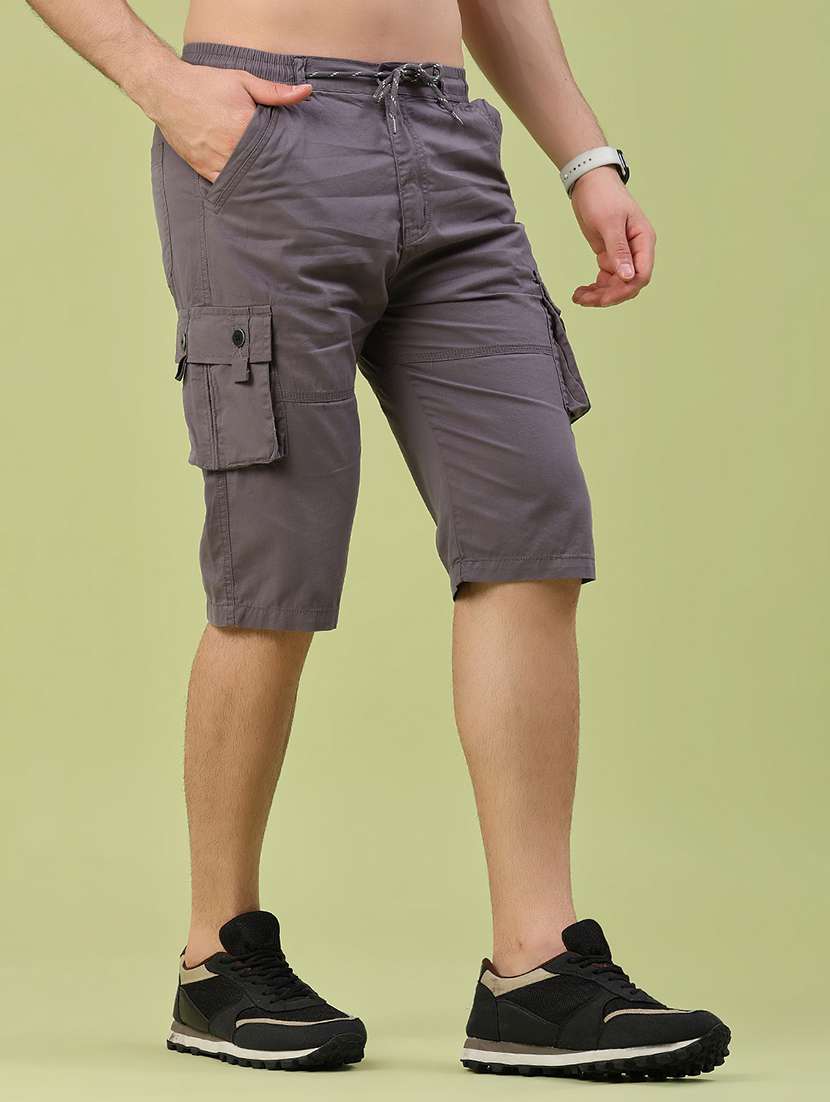 men solid mid rise three fourth cargo shorts - 22185573 -  Standard Image - 2