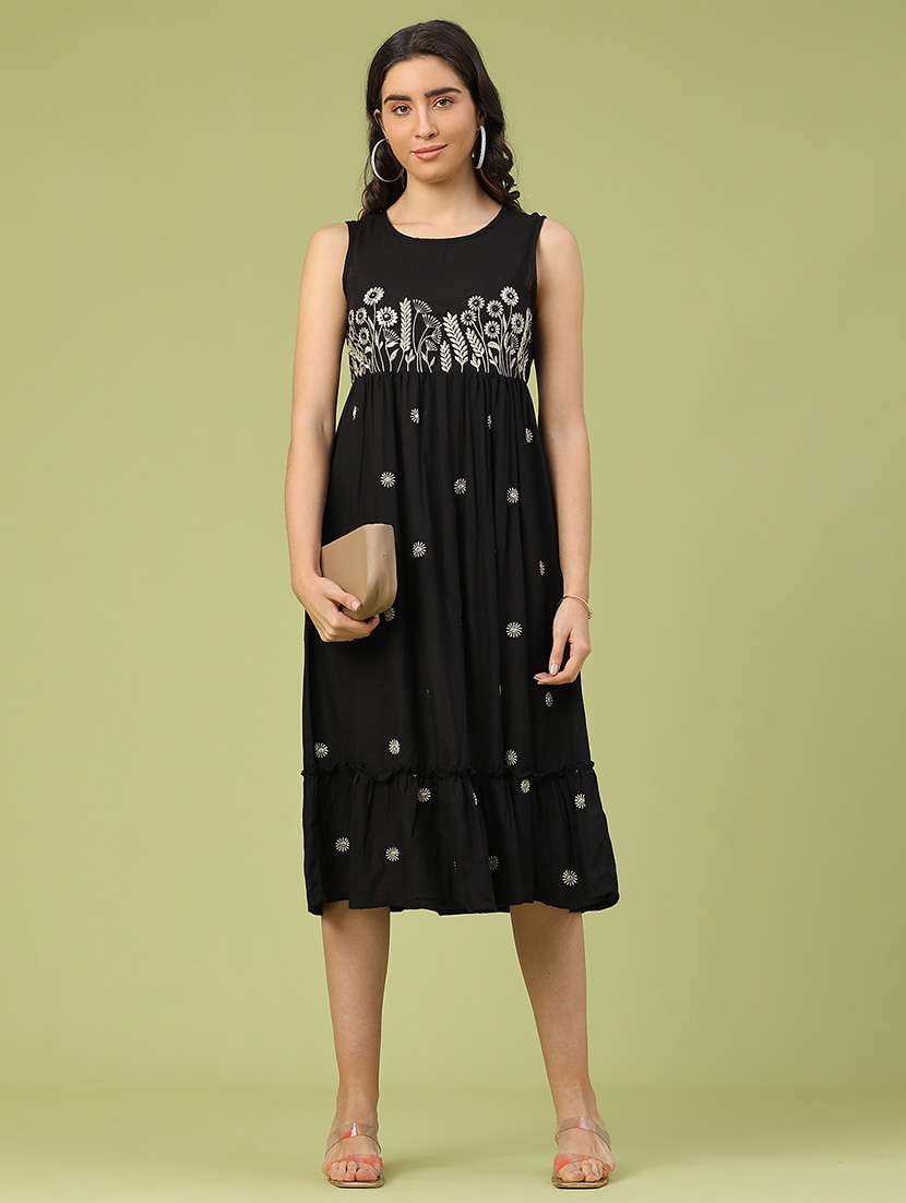 women solid with work sleeveless ethnic dress