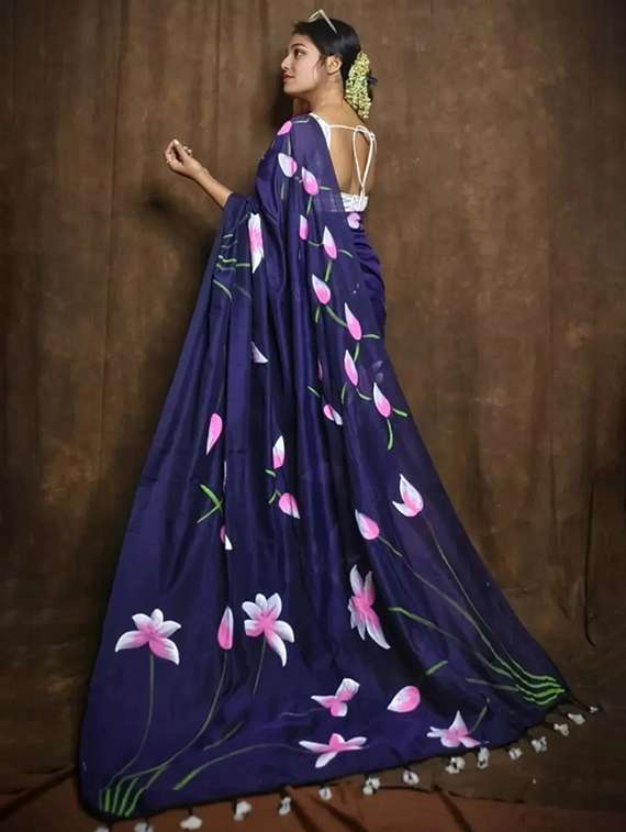 women floral printed saree with blouse - 22186340 -  Standard Image - 2