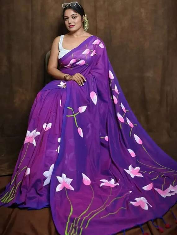 women floral printed saree with blouse - 22186344 -  Standard Image - 2