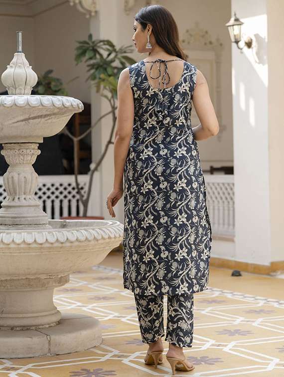 women floral sleeveless kurta pant with dupatta set - 22186920 -  Standard Image - 2