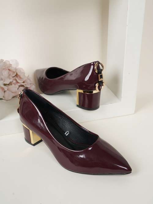 women slip on pump - 22187108 -  Standard Image - 0