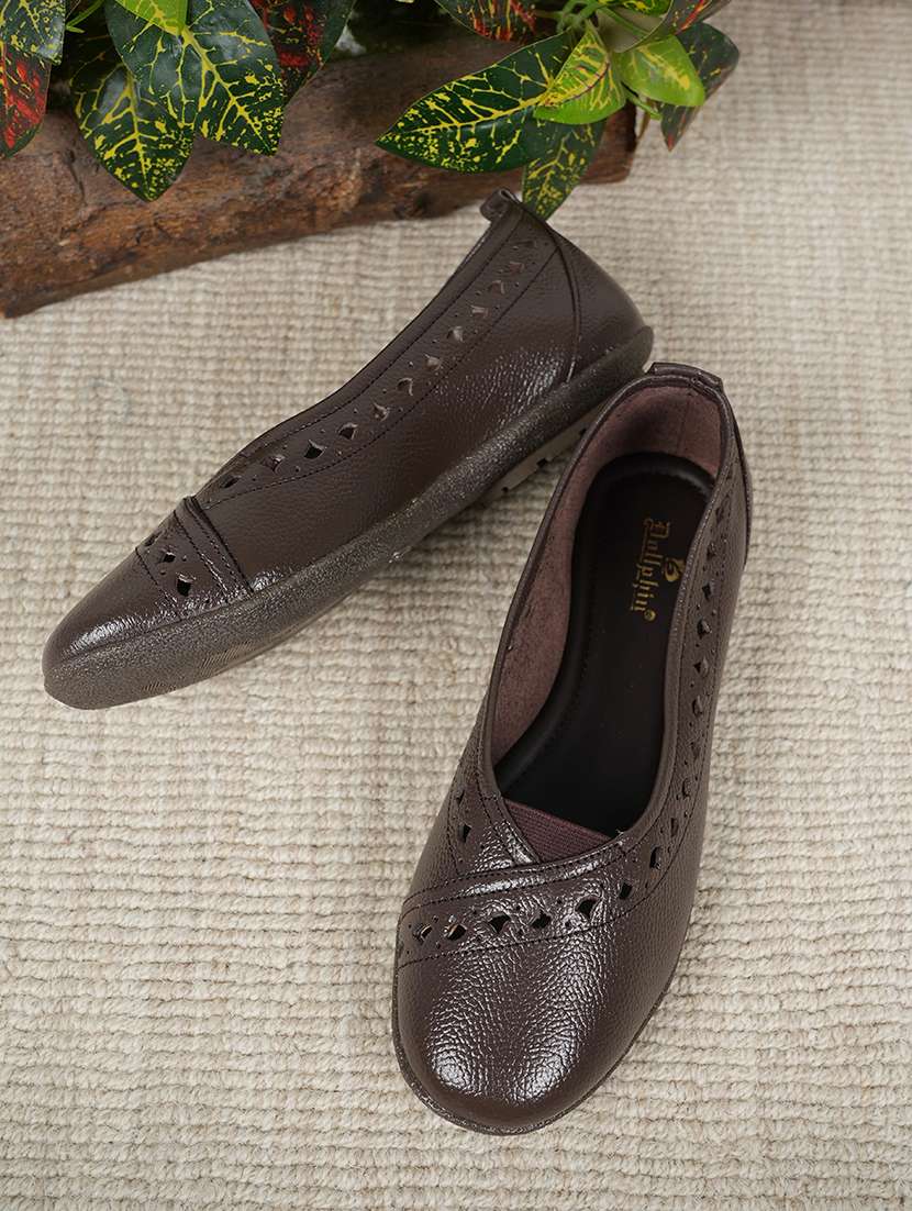 women brown slip on ballerina