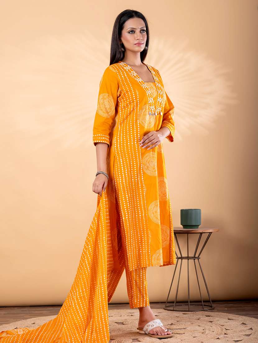 women printed three quarter sleeve kurta pant with dupatta set - 22187412 -  Standard Image - 2