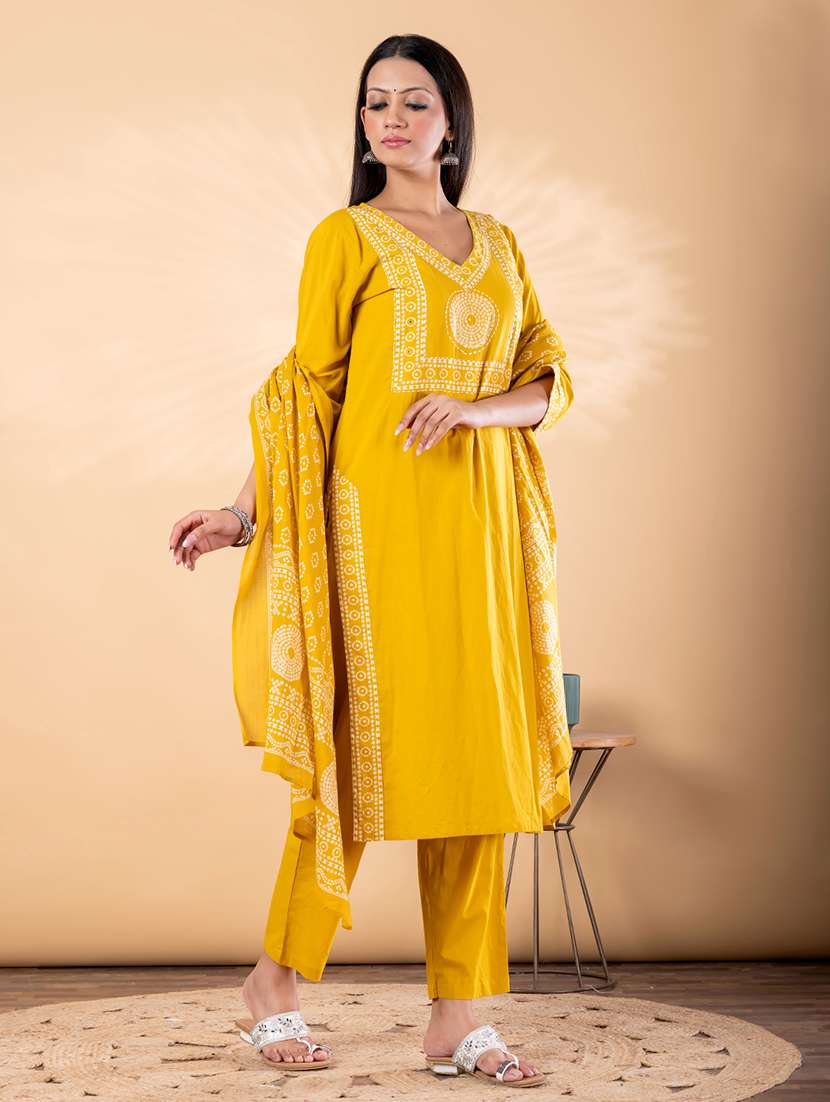 women printed three quarter sleeve kurta pant with dupatta set - 22187426 -  Standard Image - 2