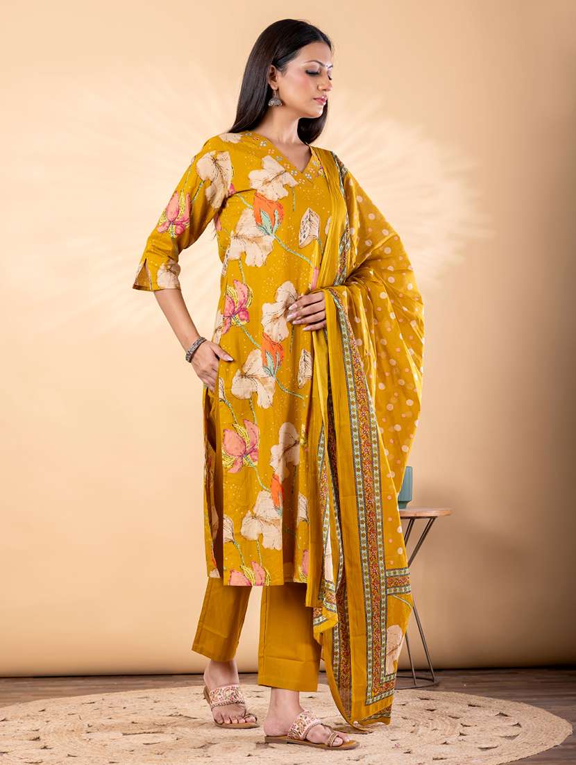 women floral three quarter sleeve kurta pant with dupatta set - 22187429 -  Standard Image - 2