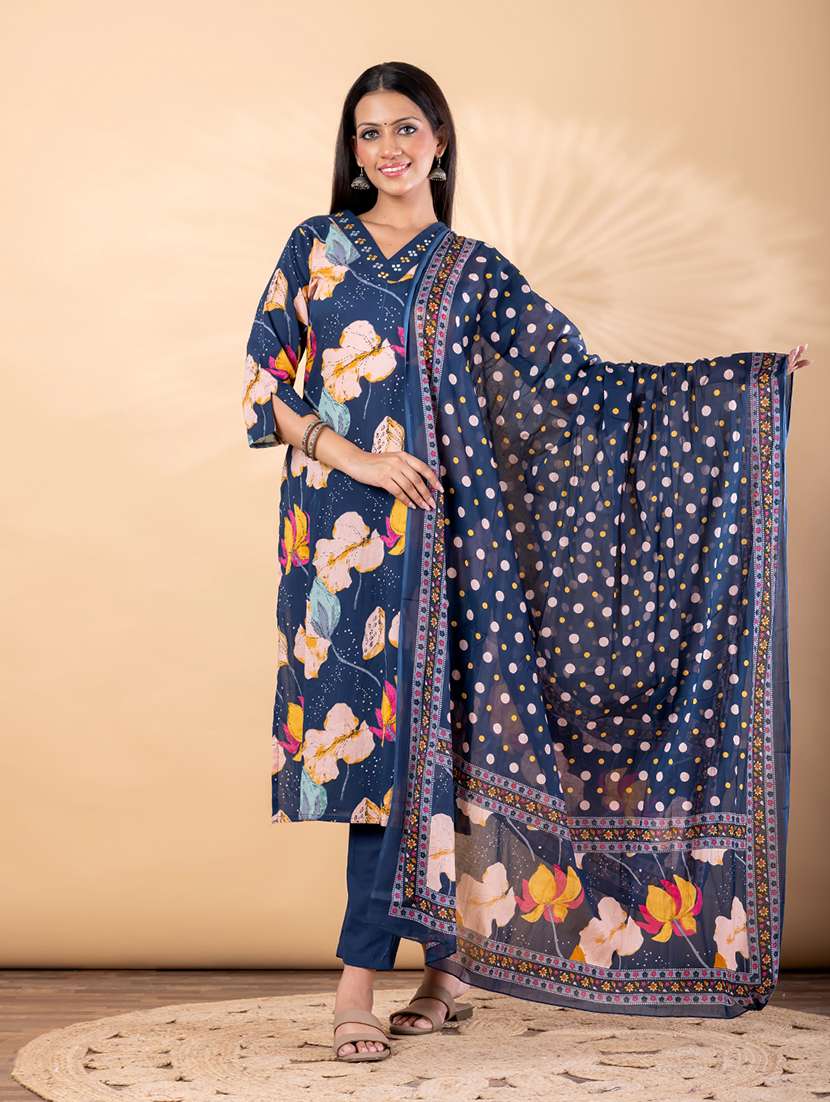women floral three quarter sleeve kurta pant with dupatta set
